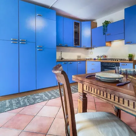 Anello Del Miracolo - Entire With Balcony Como